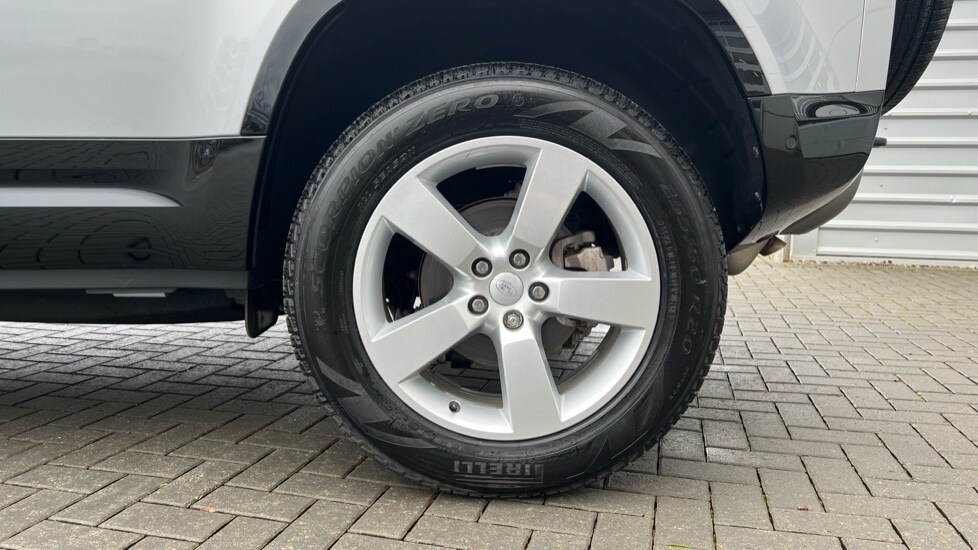 Used Land Rover Defender 2024 for sale - 76766132: Photo 33