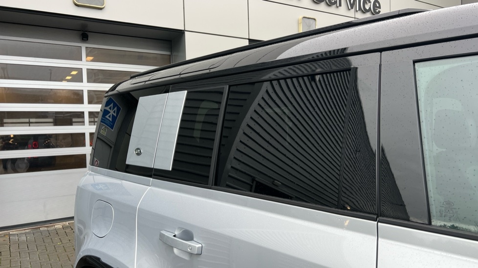 Used Land Rover Defender 2024 for sale - 76766132: Photo 34