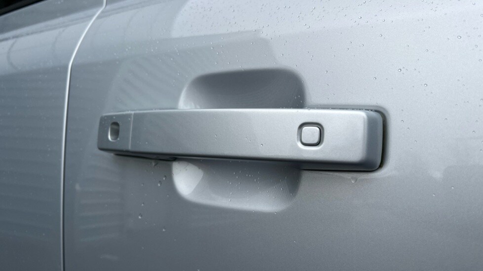 Used Land Rover Defender 2024 for sale - 76766132: Photo 36