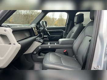 Used Land Rover Defender 2024 for sale - 76766132: Photo