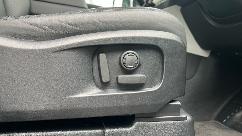 Used Land Rover Defender 2024 for sale - 76766132: Photo 46