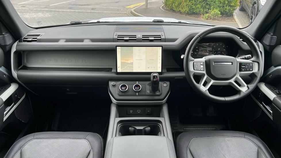 Used Land Rover Defender 2024 for sale - 76766132: Photo 9
