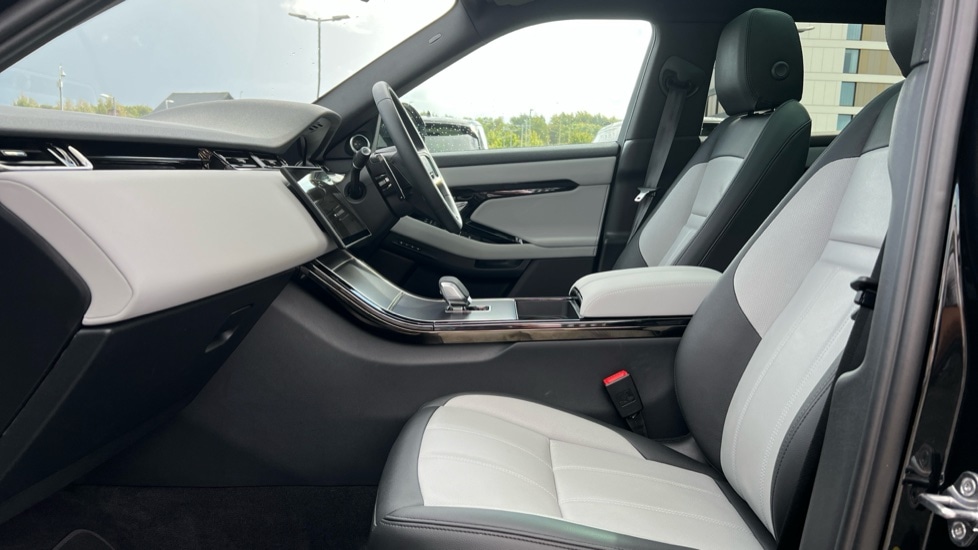 Used Land Rover Range Rover Evoque 2025 for sale - 76826637: Photo 3