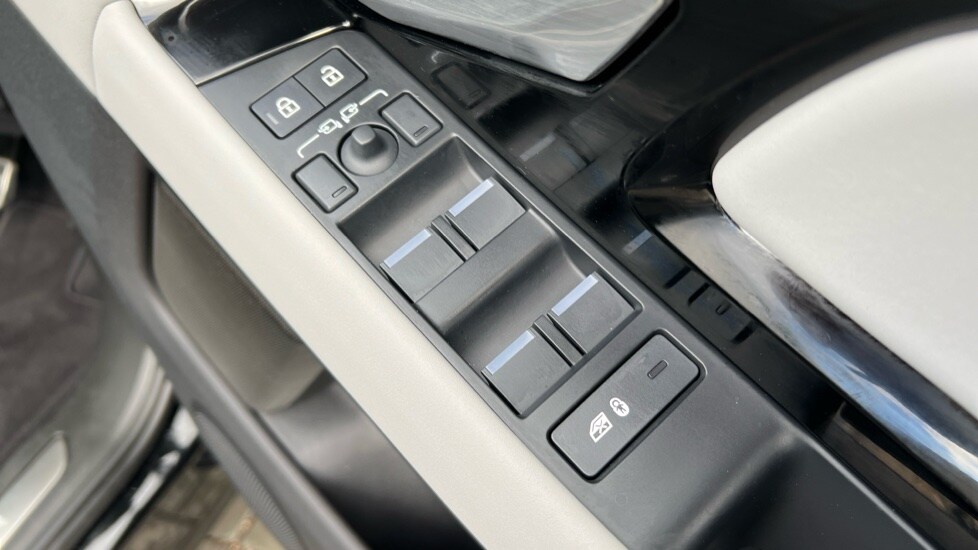 Used Land Rover Range Rover Evoque 2025 for sale - 76826637: Photo 42