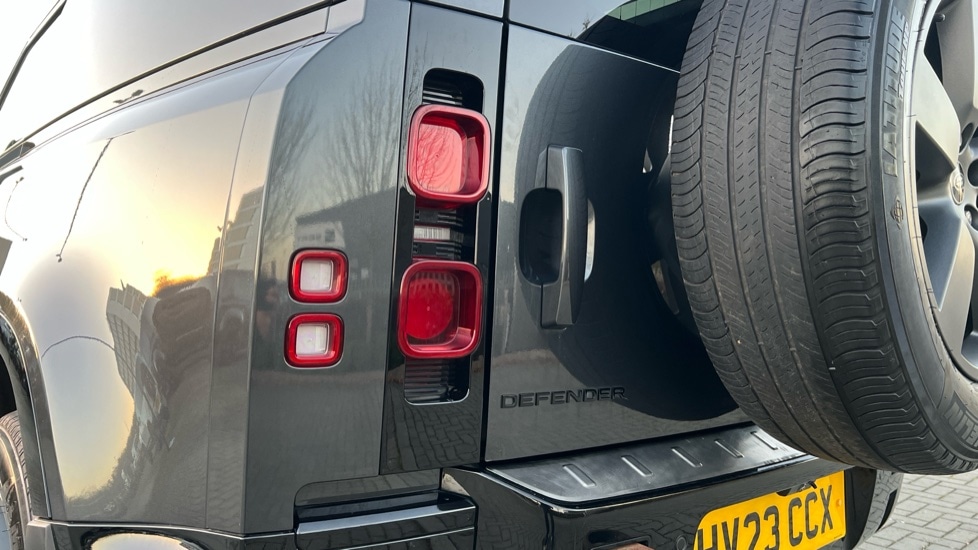 Used Land Rover Defender 2023 for sale - 76928062: Photo 19
