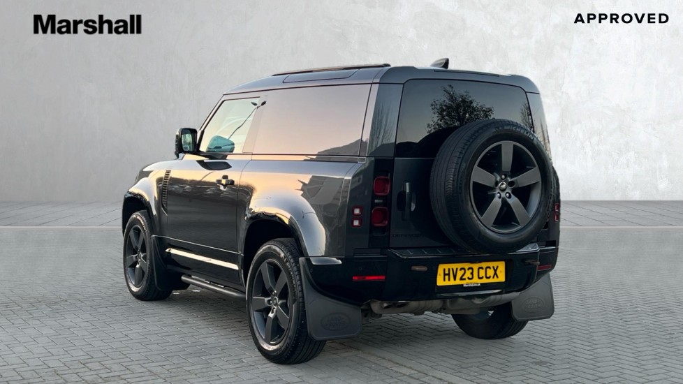 Used Land Rover Defender 2023 for sale - 76928062: Photo 2