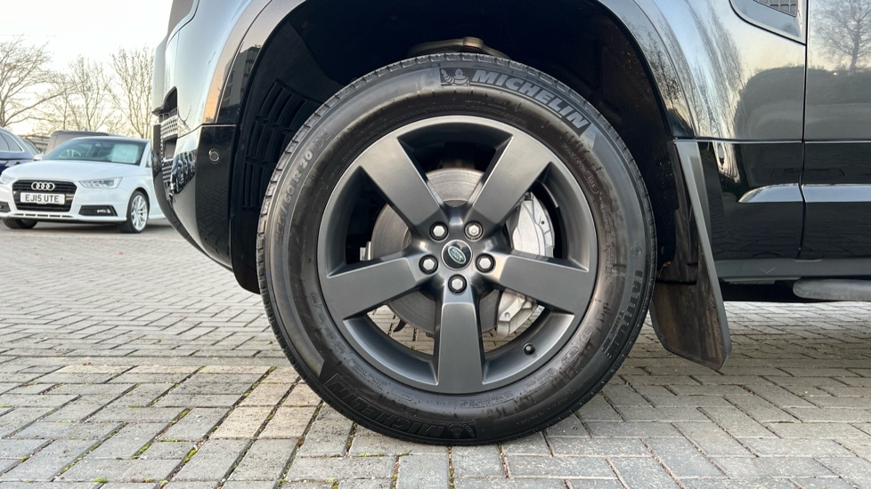 Used Land Rover Defender 2023 for sale - 76928062: Photo 31