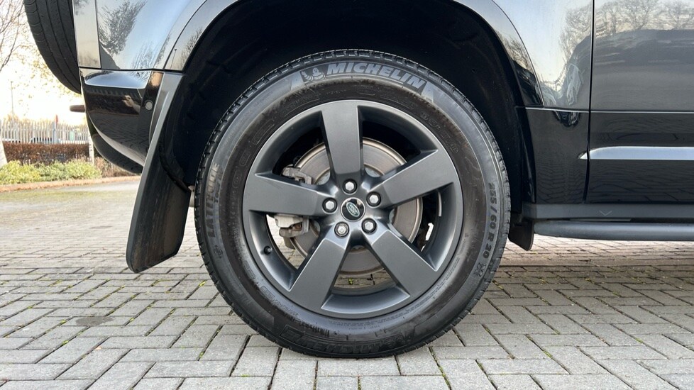 Used Land Rover Defender 2023 for sale - 76928062: Photo 32