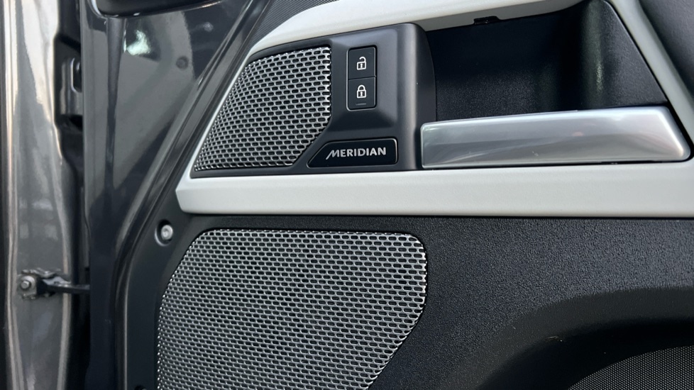 Used Land Rover Defender 2023 for sale - 76928062: Photo 45