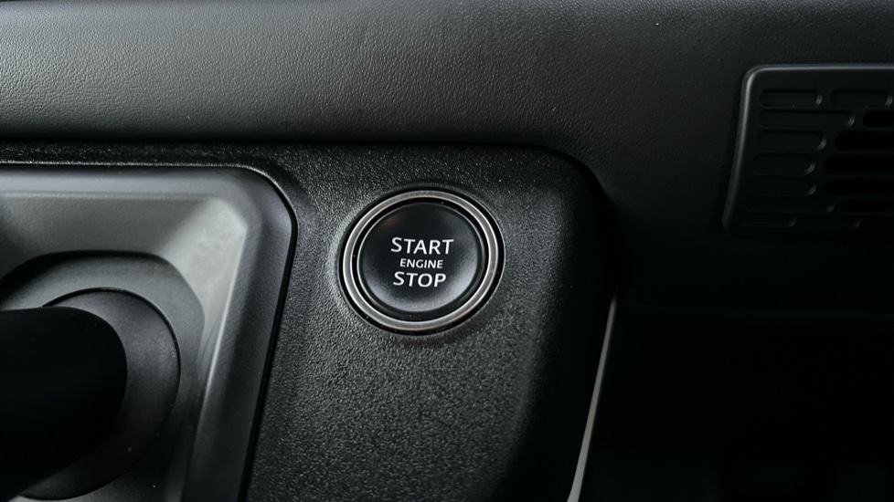 Used Land Rover Defender 2023 for sale - 76928062: Photo 67