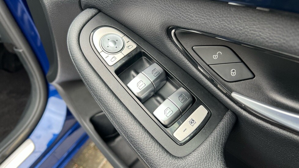 Used Mercedes-Benz C Class 2018 for sale - 77019916: Photo 43