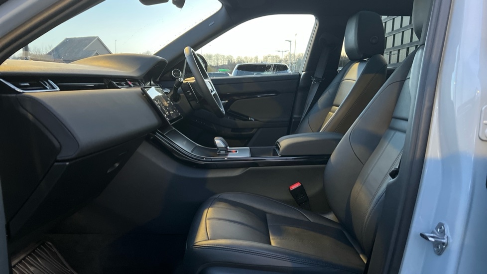 Used Land Rover Range Rover Evoque 2025 for sale - 77021899: Photo 3