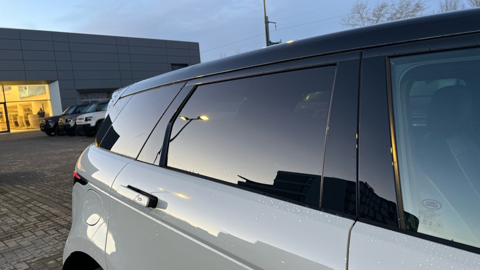 Used Land Rover Range Rover Evoque 2025 for sale - 77021899: Photo 34