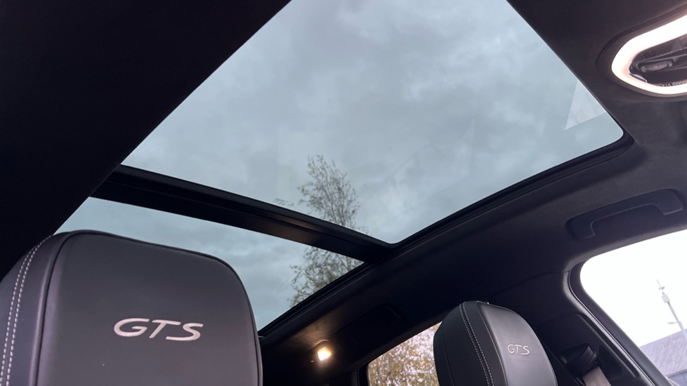 Used Porsche Macan 2022 for sale - 76597984: Photo 31