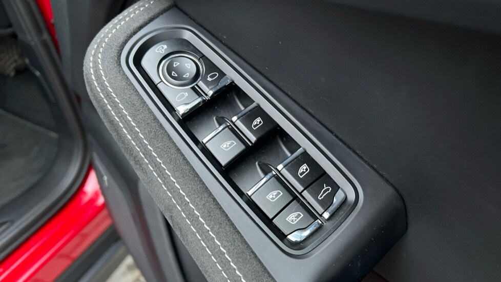 Used Porsche Macan 2022 for sale - 76597984: Photo 47