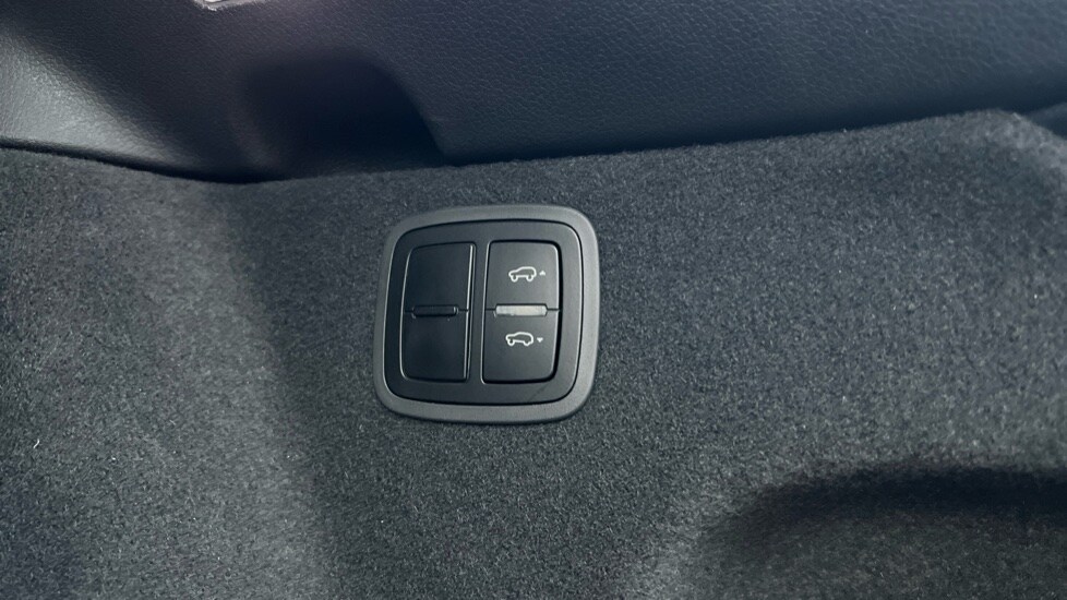 Used Porsche Macan 2022 for sale - 76597984: Photo 60