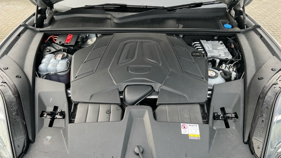 Used Porsche Cayenne 2024 for sale - 76766332: Photo 16