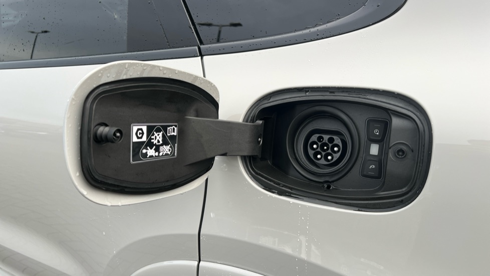 Used Porsche Cayenne 2024 for sale - 76766332: Photo 21