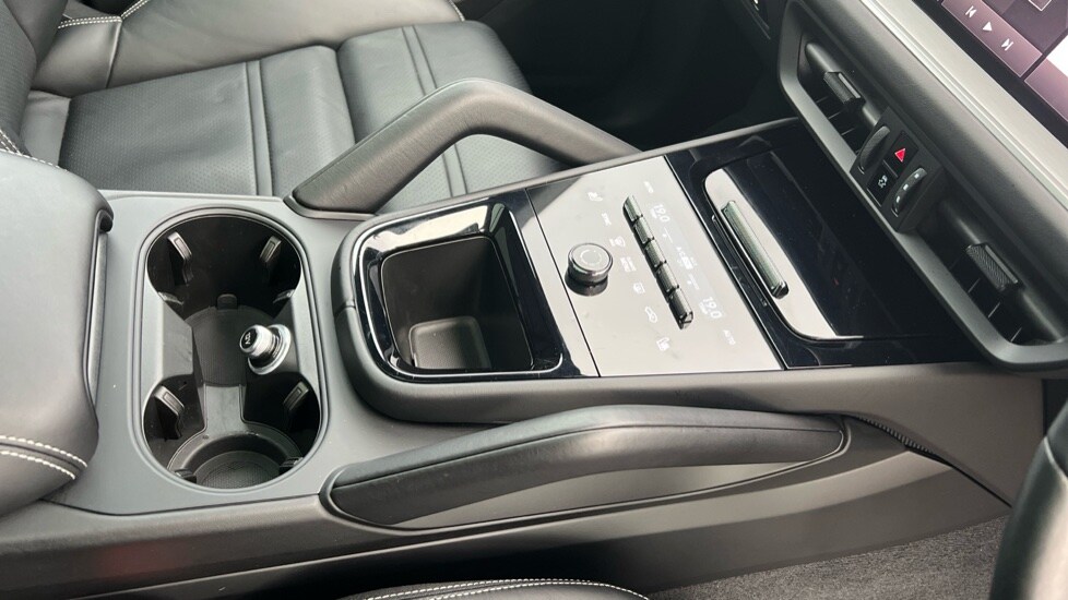 Used Porsche Cayenne 2024 for sale - 76766332: Photo 28