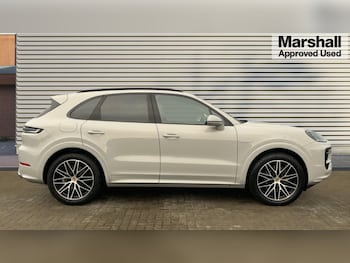 Used Porsche Cayenne 2024 for sale - 76766332: Photo