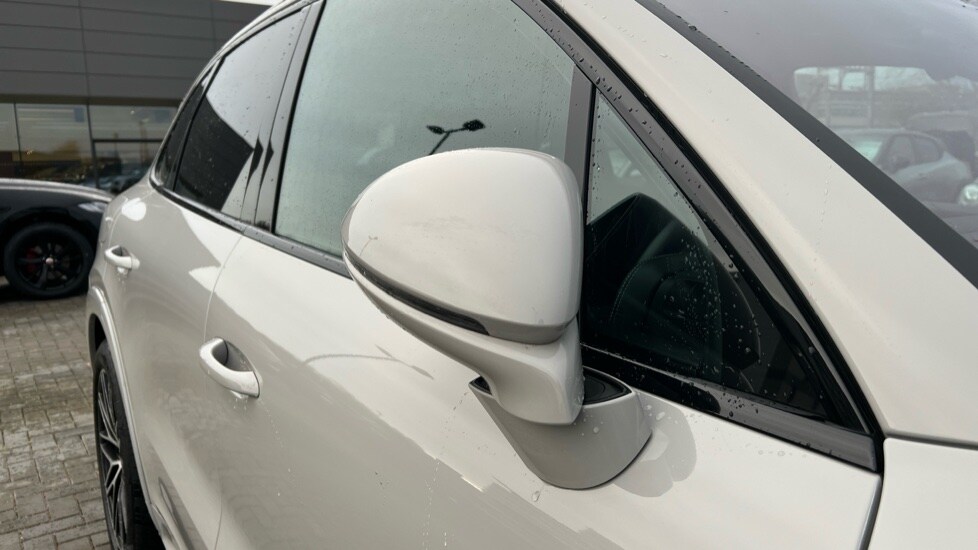 Used Porsche Cayenne 2024 for sale - 76766332: Photo 38