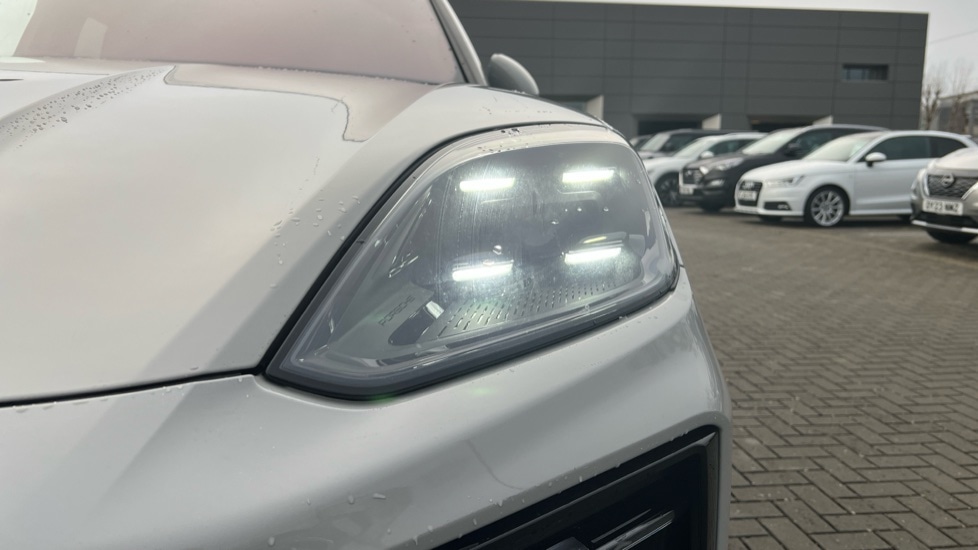 Used Porsche Cayenne 2024 for sale - 76766332: Photo 43