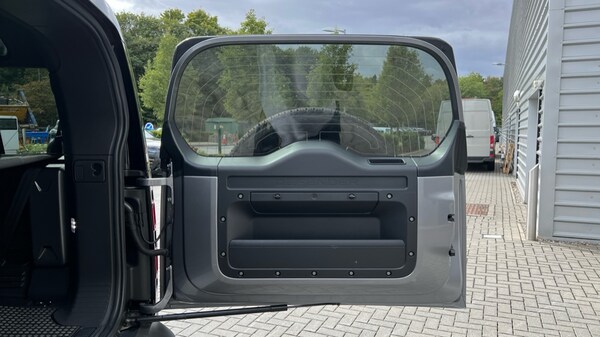 Used Land Rover Defender 2023 for sale - 75509639: Photo 24