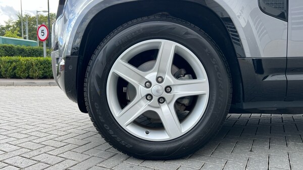 Used Land Rover Defender 2023 for sale - 75509639: Photo 31