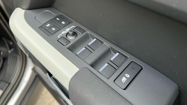 Used Land Rover Defender 2023 for sale - 75509639: Photo 44