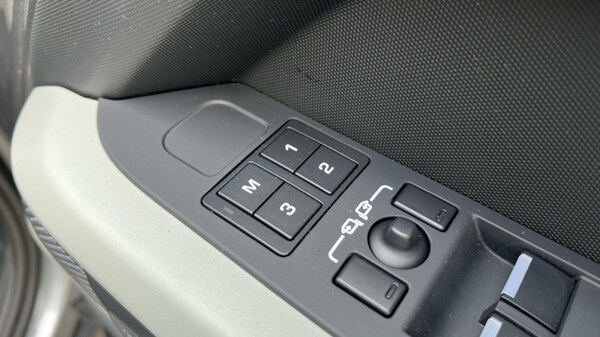 Used Land Rover Defender 2023 for sale - 75509639: Photo 45
