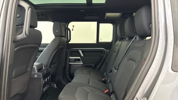 Used Land Rover Defender 2023 for sale - 75509639: Photo 4