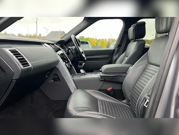 Used Land Rover Discovery 2022 for sale - 76178063: Photo