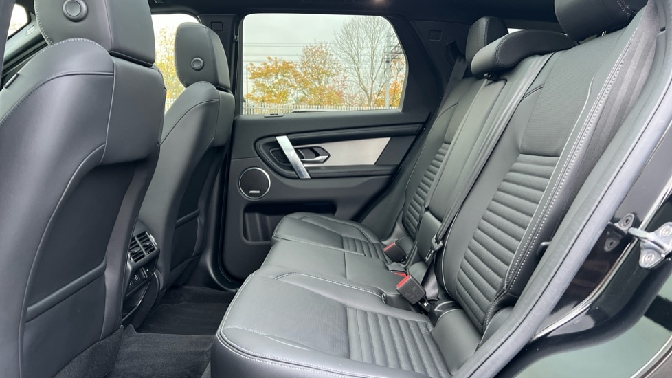 Used Land Rover Discovery Sport 2025 for sale - 76540016: Photo 4
