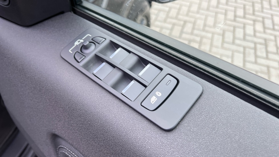 Used Land Rover Discovery Sport 2025 for sale - 76540016: Photo 41