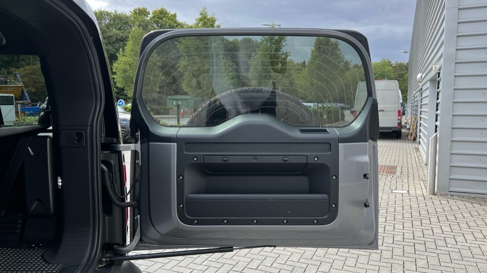 Used Land Rover Defender 2023 for sale - 76447295: Photo 24