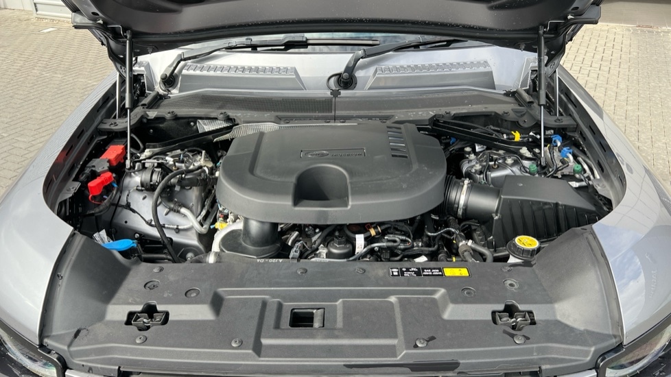 Used Land Rover Defender 2023 for sale - 76447295: Photo 30