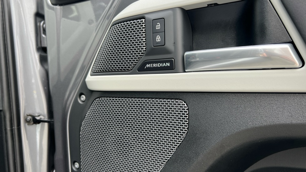 Used Land Rover Defender 2023 for sale - 76447295: Photo 46