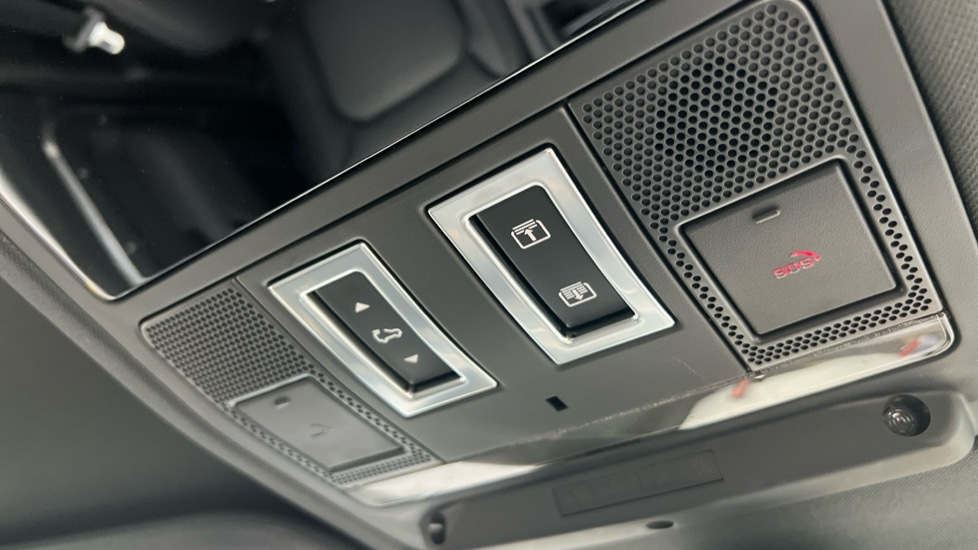 Used Land Rover Defender 2023 for sale - 76447295: Photo 74