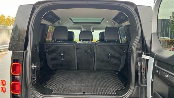 Used Land Rover Defender 2020 for sale - 76140090: Photo 10