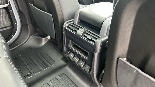 Used Land Rover Defender 2020 for sale - 76140090: Photo 18