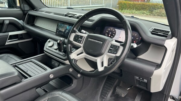 Used Land Rover Defender 2020 for sale - 76140090: Photo 28