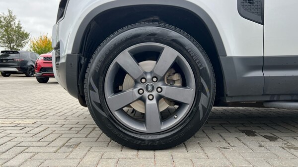 Used Land Rover Defender 2020 for sale - 76140090: Photo 31