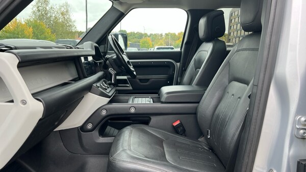 Used Land Rover Defender 2020 for sale - 76140090: Photo 3