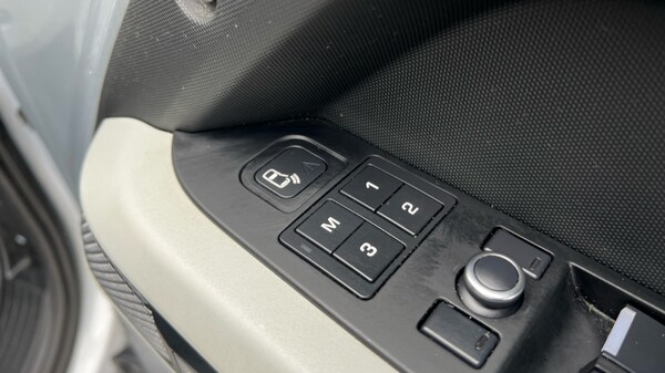 Used Land Rover Defender 2020 for sale - 76140090: Photo 46