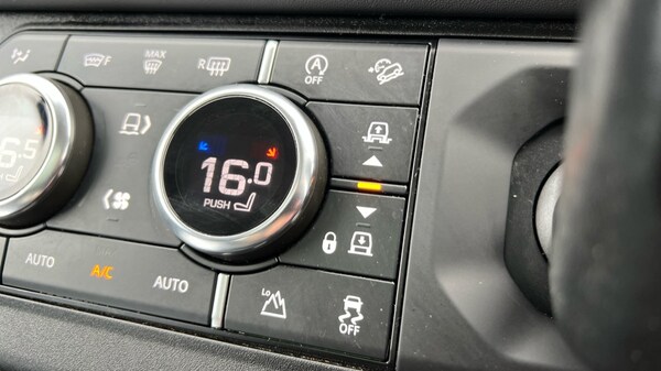 Used Land Rover Defender 2020 for sale - 76140090: Photo 68
