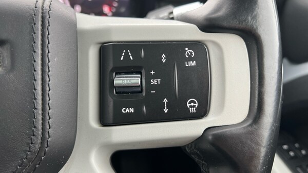 Used Land Rover Defender 2020 for sale - 76140090: Photo 73