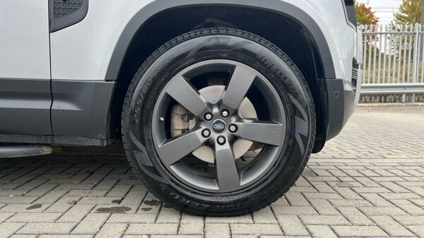 Used Land Rover Defender 2020 for sale - 76140090: Photo 8