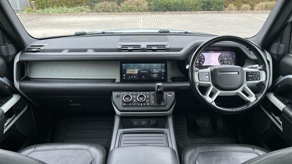 Used Land Rover Defender 2020 for sale - 76140090: Photo 9