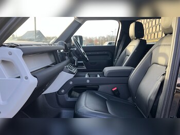 Used Land Rover Defender 2022 for sale - 76652548: Photo