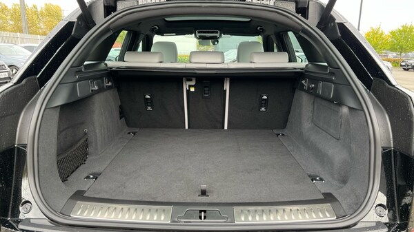 Used Land Rover Range Rover Velar 2025 for sale - 76203885: Photo 10